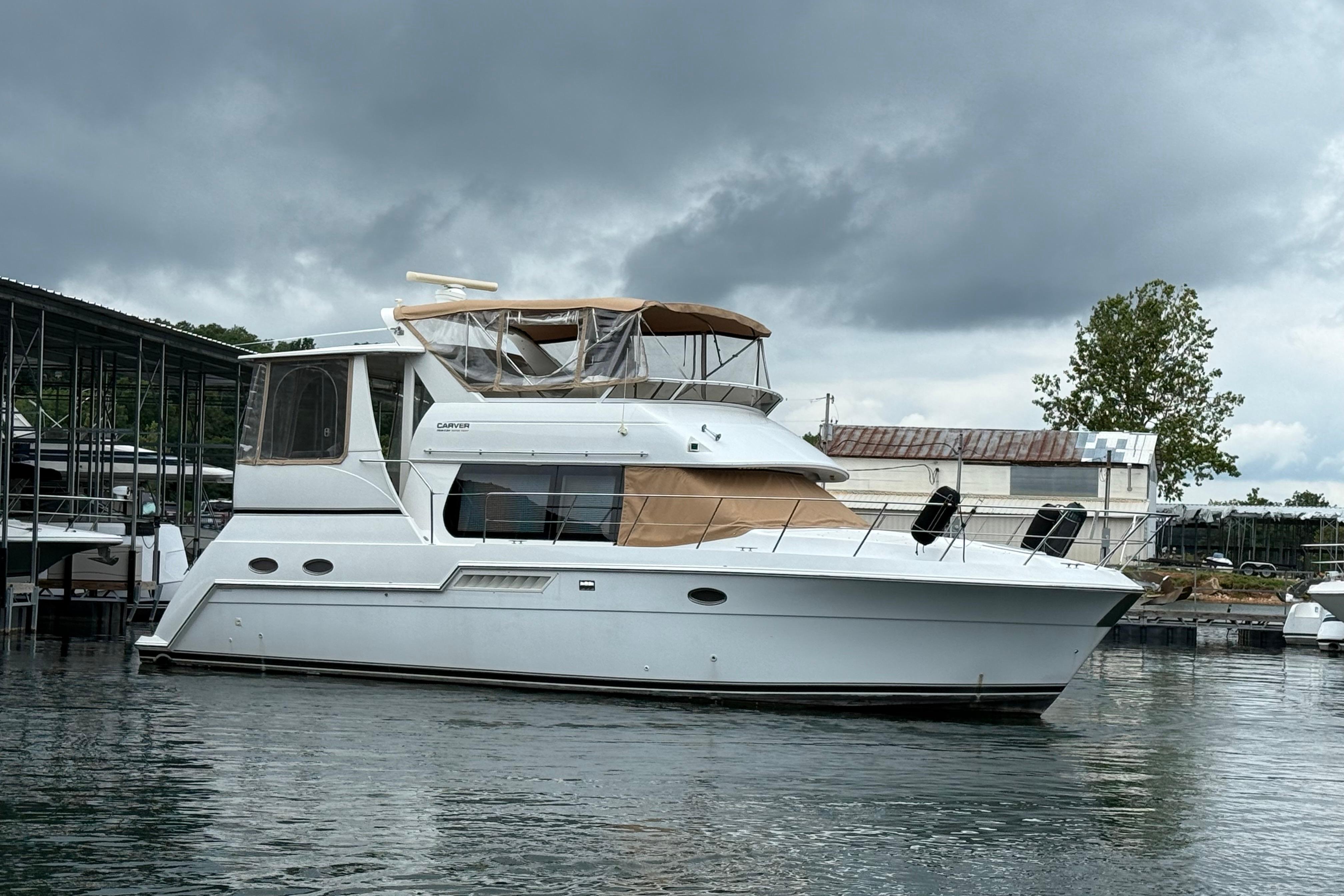 Carver 406 Aft Cabin Motor Yacht