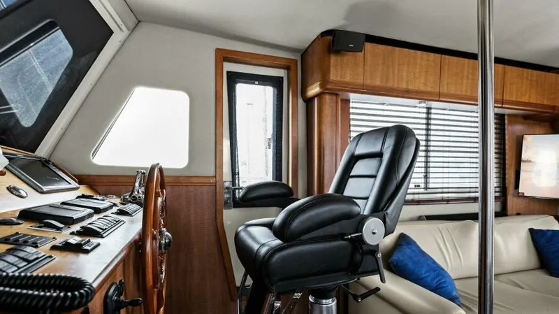 Island Time Yacht Photos Pics Helm