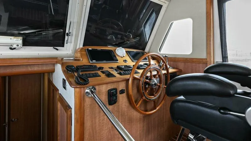 Island Time Yacht Photos Pics Helm