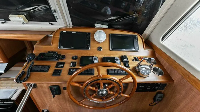 Island Time Yacht Photos Pics Helm