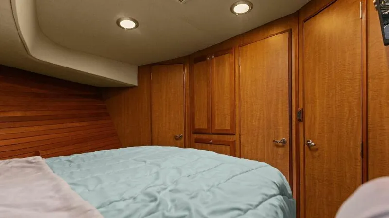 Island Time Yacht Photos Pics Master Stateroom