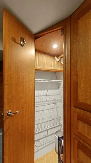 Island Time Yacht Photos Pics Master Stateroom