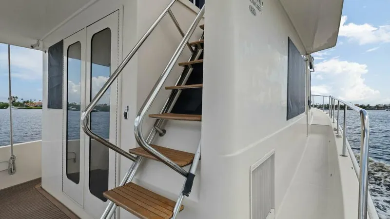 Island Time Yacht Photos Pics Cockpit