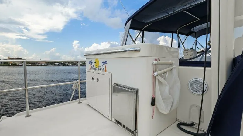 Island Time Yacht Photos Pics Flybridge