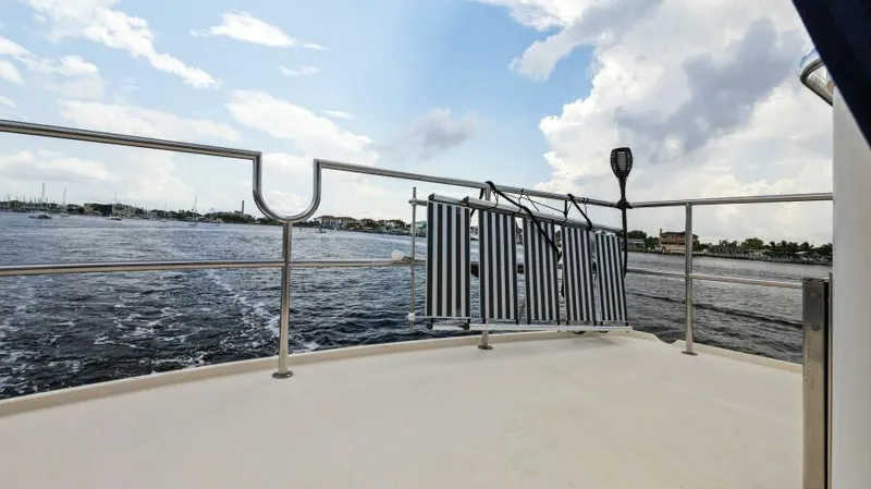 Island Time Yacht Photos Pics Flybridge