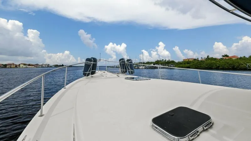 Island Time Yacht Photos Pics Foredeck