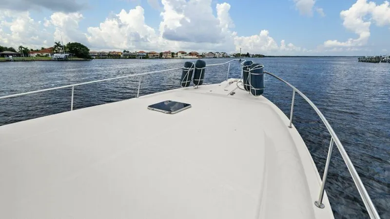 Island Time Yacht Photos Pics Foredeck