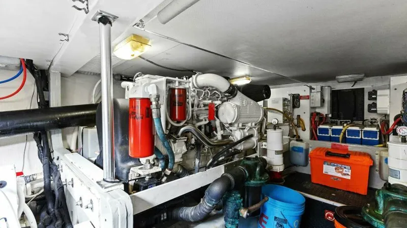 Island Time Yacht Photos Pics Engine Room