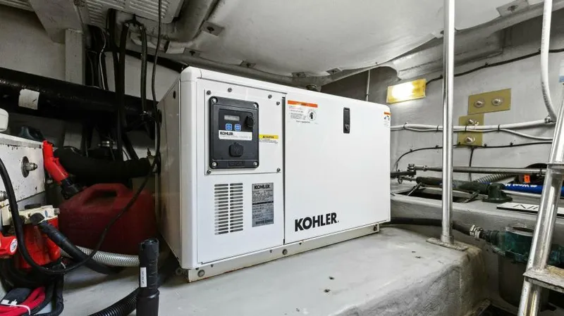 Island Time Yacht Photos Pics Engine Room