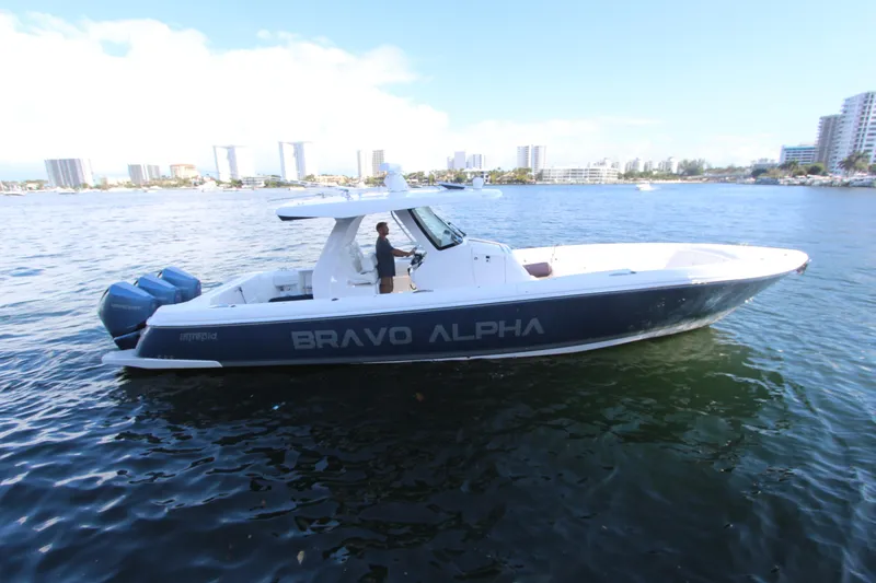 "alpha Bravo" Yacht Photos Pics 