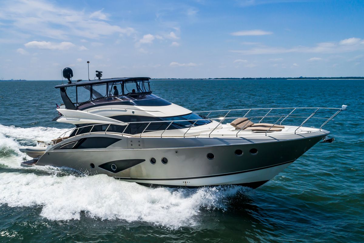 2013 Marquis 63 