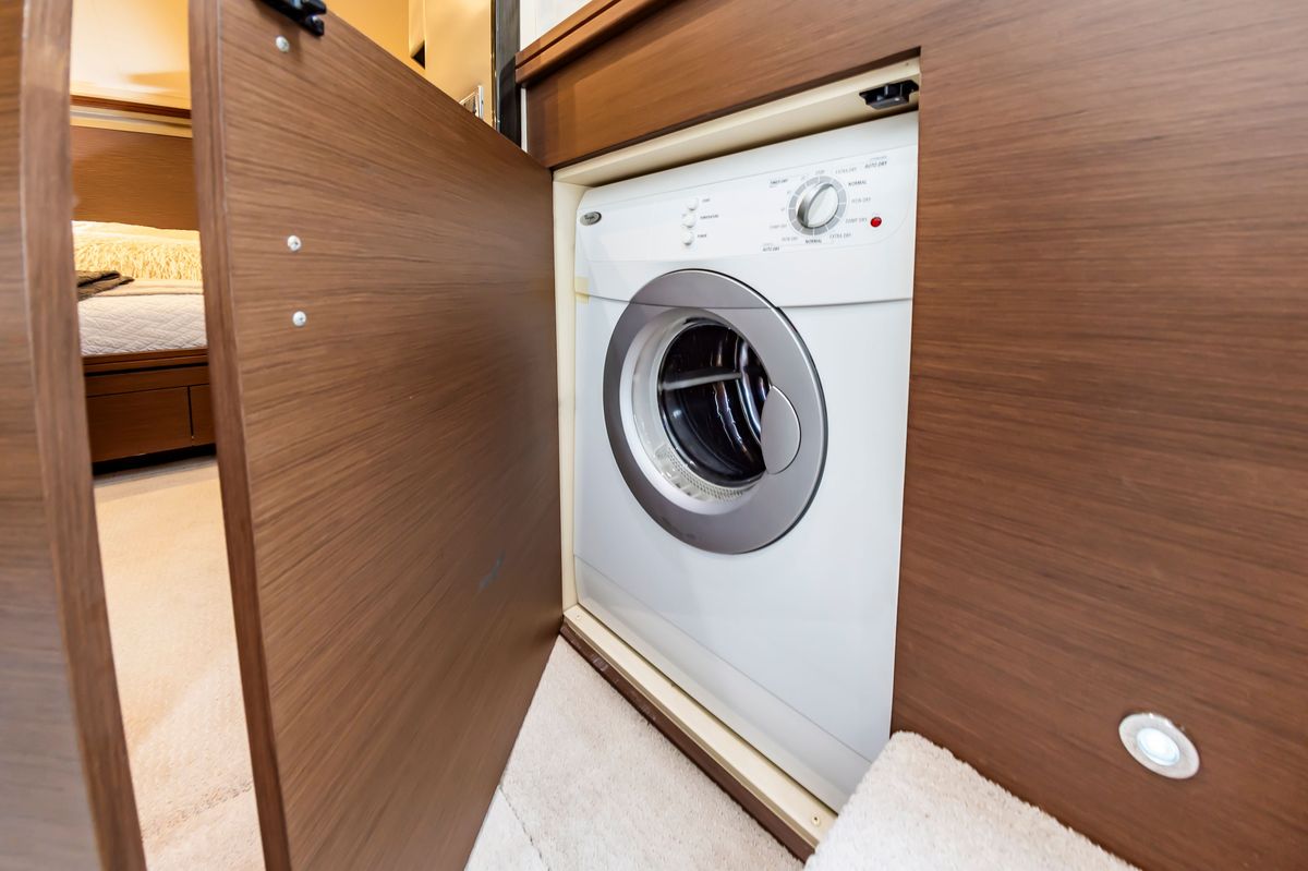 2013 Marquis 63 
