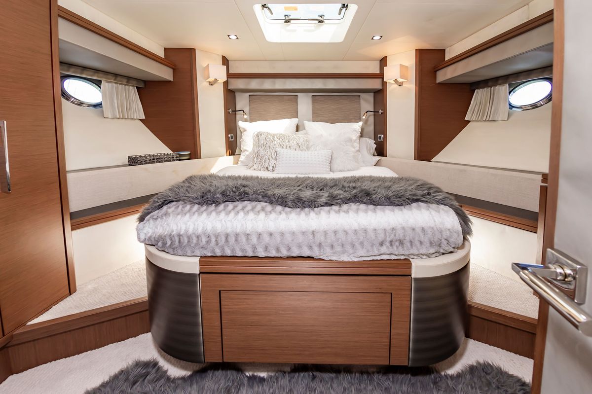 2013 Marquis 63 