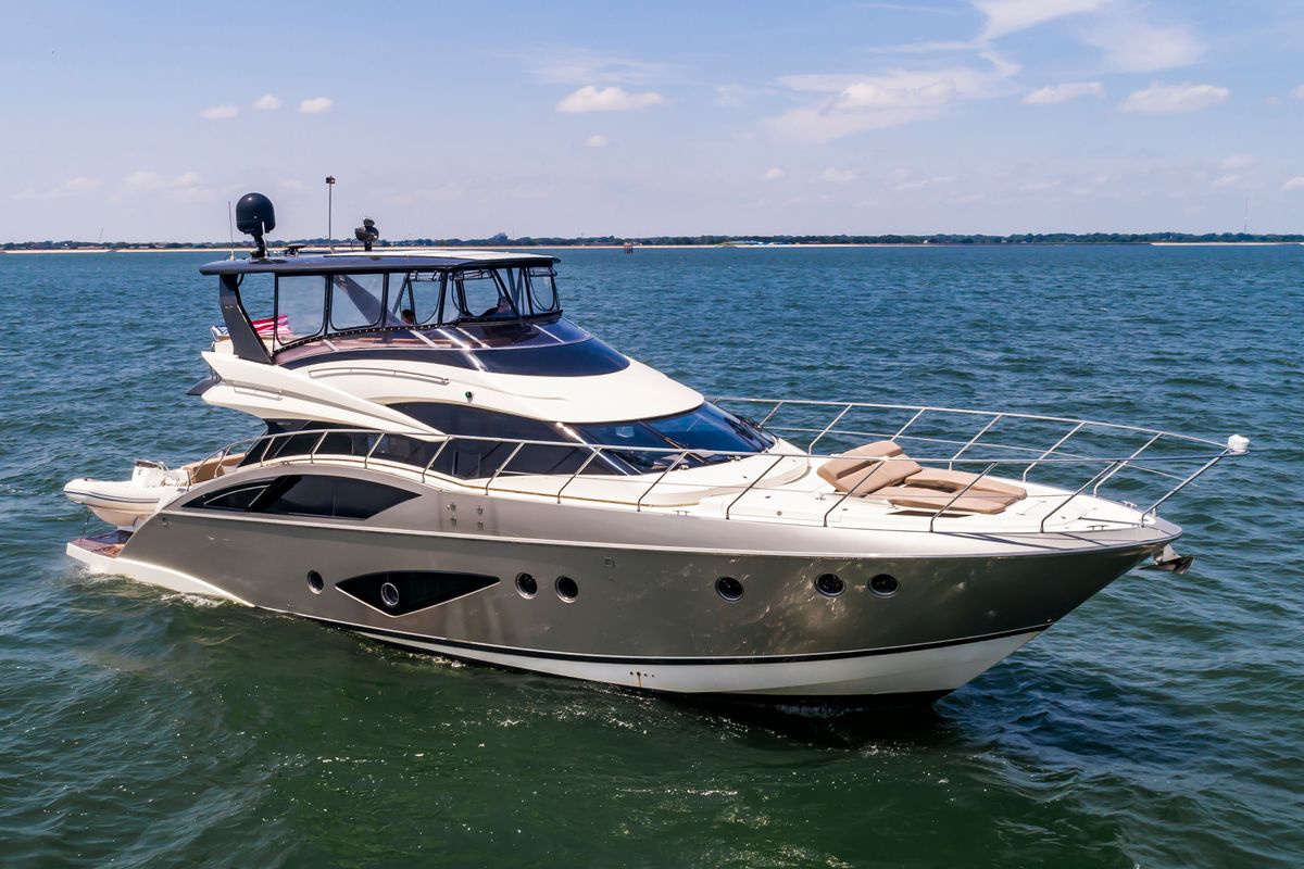 2013 Marquis 63 