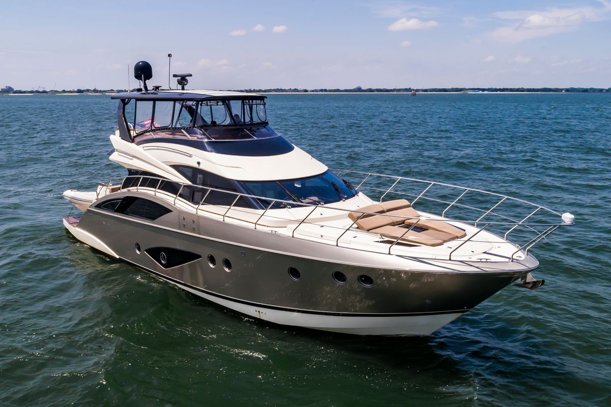 2013 Marquis 63 