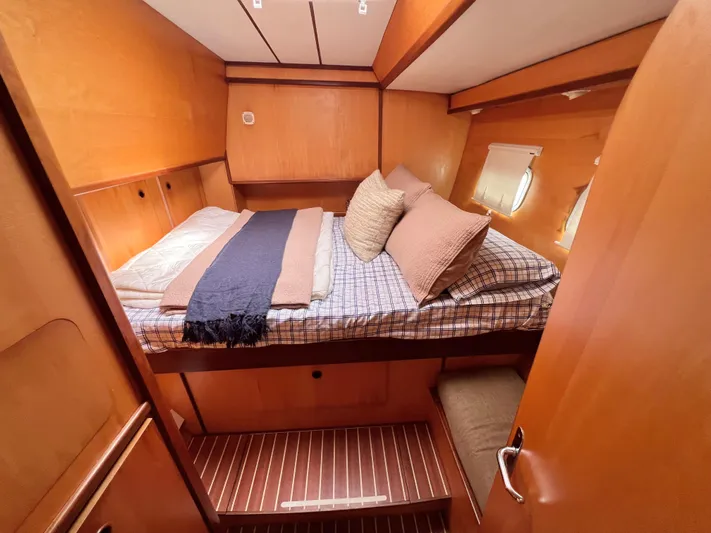 Trebuchet Yacht Photos Pics 