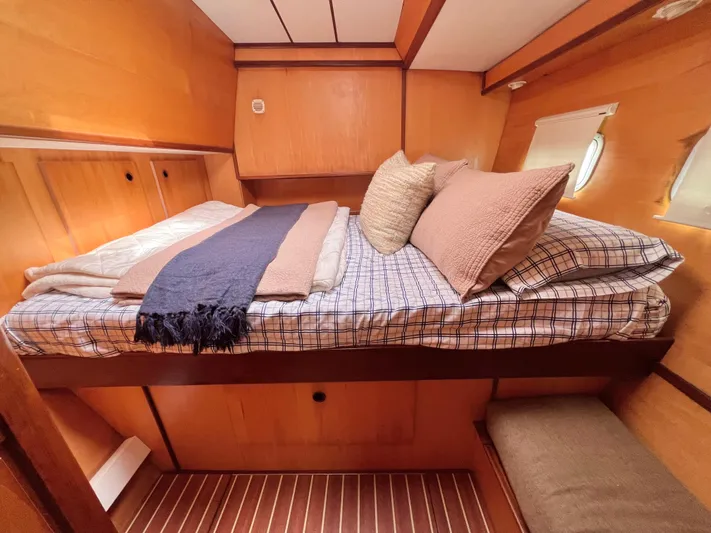 Trebuchet Yacht Photos Pics 