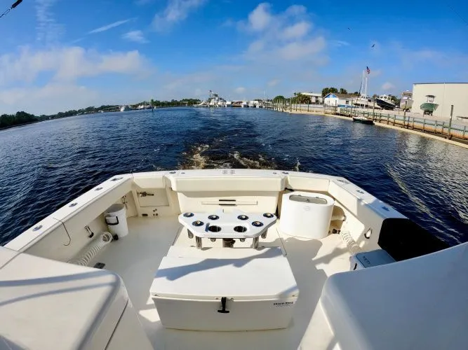 Steamer Yacht Photos Pics 2008 Albemarle 410 Express Fisherman - Image 9