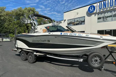 MasterCraft XT22