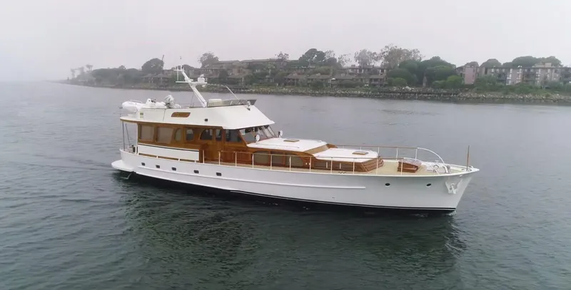 Dakota Yacht Photos Pics 