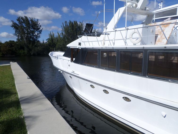 1991-90-vantare-custom-flybridge-motoryacht