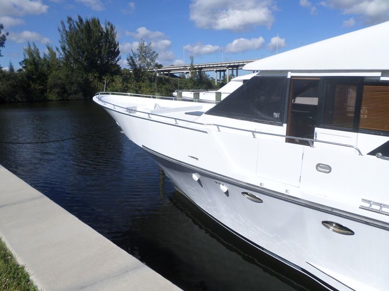 1991 Vantare Custom Flybridge Motoryacht