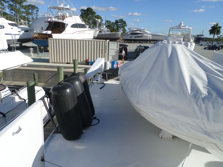 1991-90-vantare-custom-flybridge-motoryacht