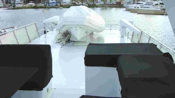 1991-90-vantare-custom-flybridge-motoryacht