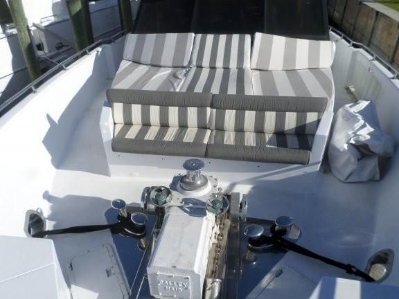 1991-90-vantare-custom-flybridge-motoryacht