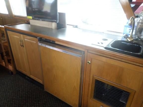 1991-90-vantare-custom-flybridge-motoryacht