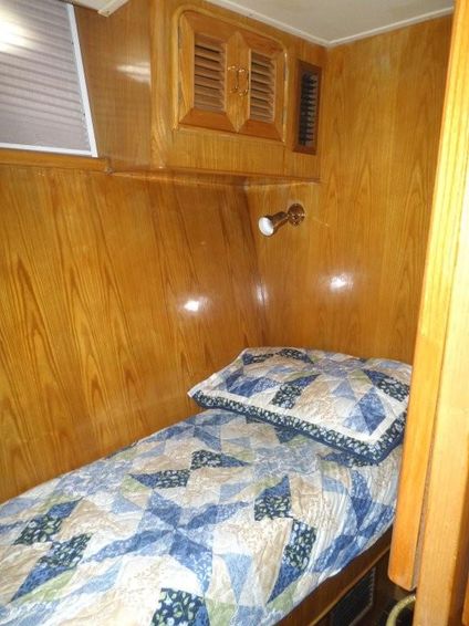 1991-90-vantare-custom-flybridge-motoryacht