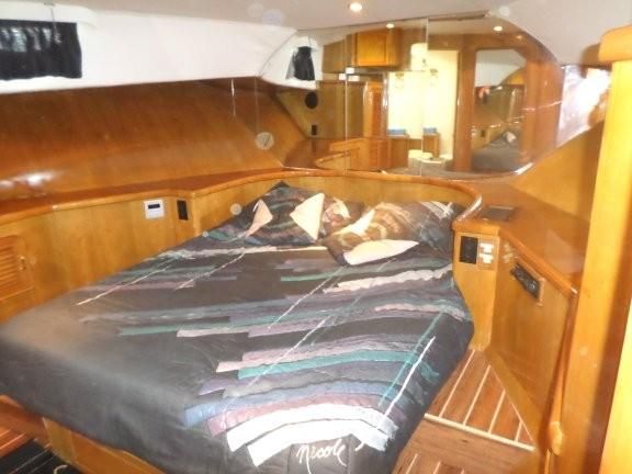 1991 Vantare Custom Flybridge Motoryacht