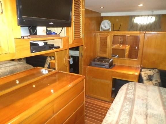 1991 Vantare Custom Flybridge Motoryacht