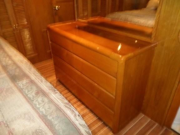 1991-90-vantare-custom-flybridge-motoryacht