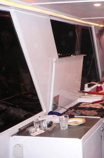 1991-90-vantare-custom-flybridge-motoryacht