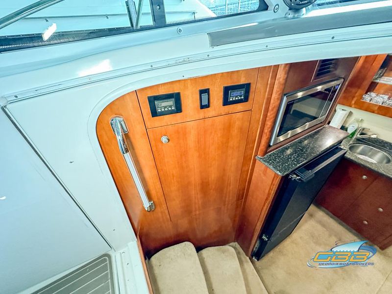 2007 Cruisers Yachts 390 Sports Coupe