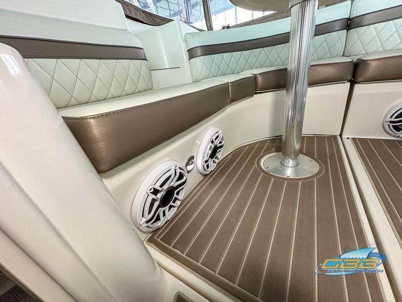 2007 Cruisers Yachts 390 Sports Coupe