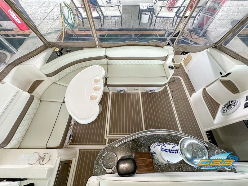 2007 Cruisers Yachts 390 Sports Coupe