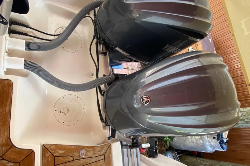  Yacht Photos Pics Twin Yamaha outboard engines on a 2006 Pursuit 3480 Drummond Island Runner boat.