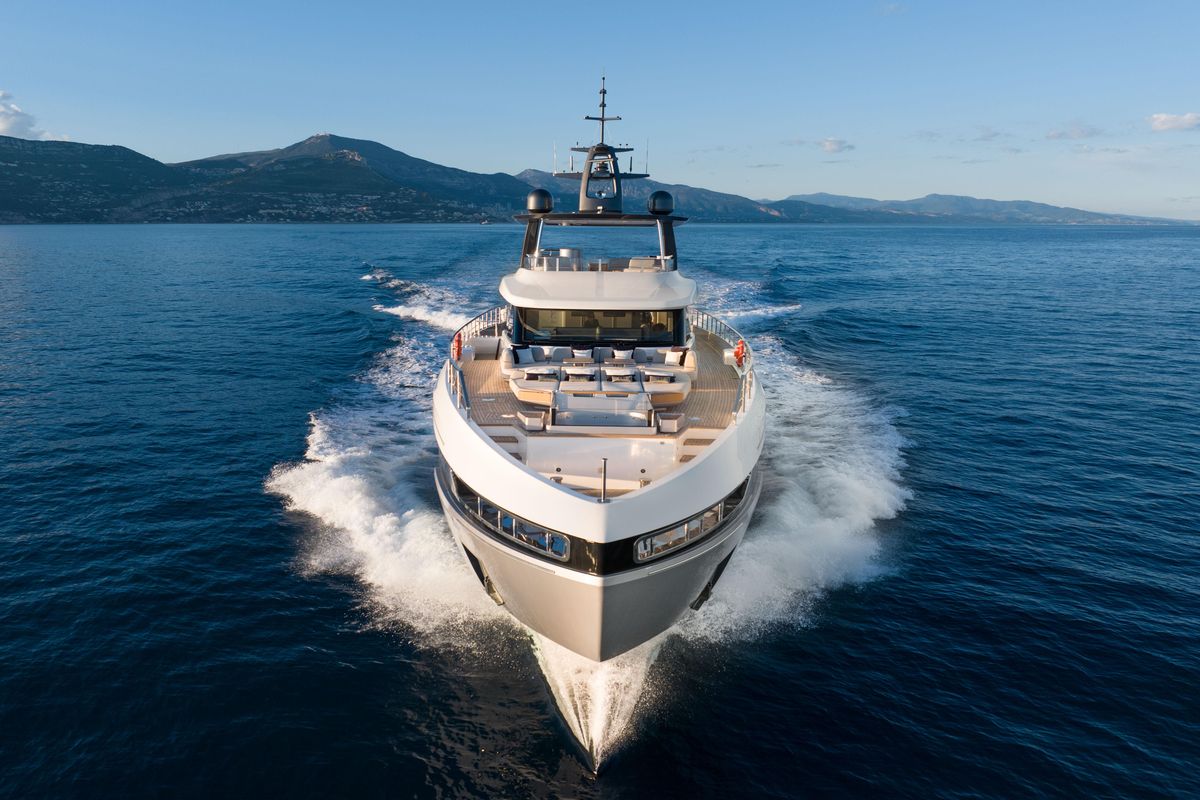 2022 Azimut 118 