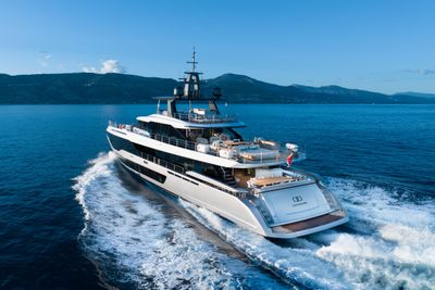 Yacht