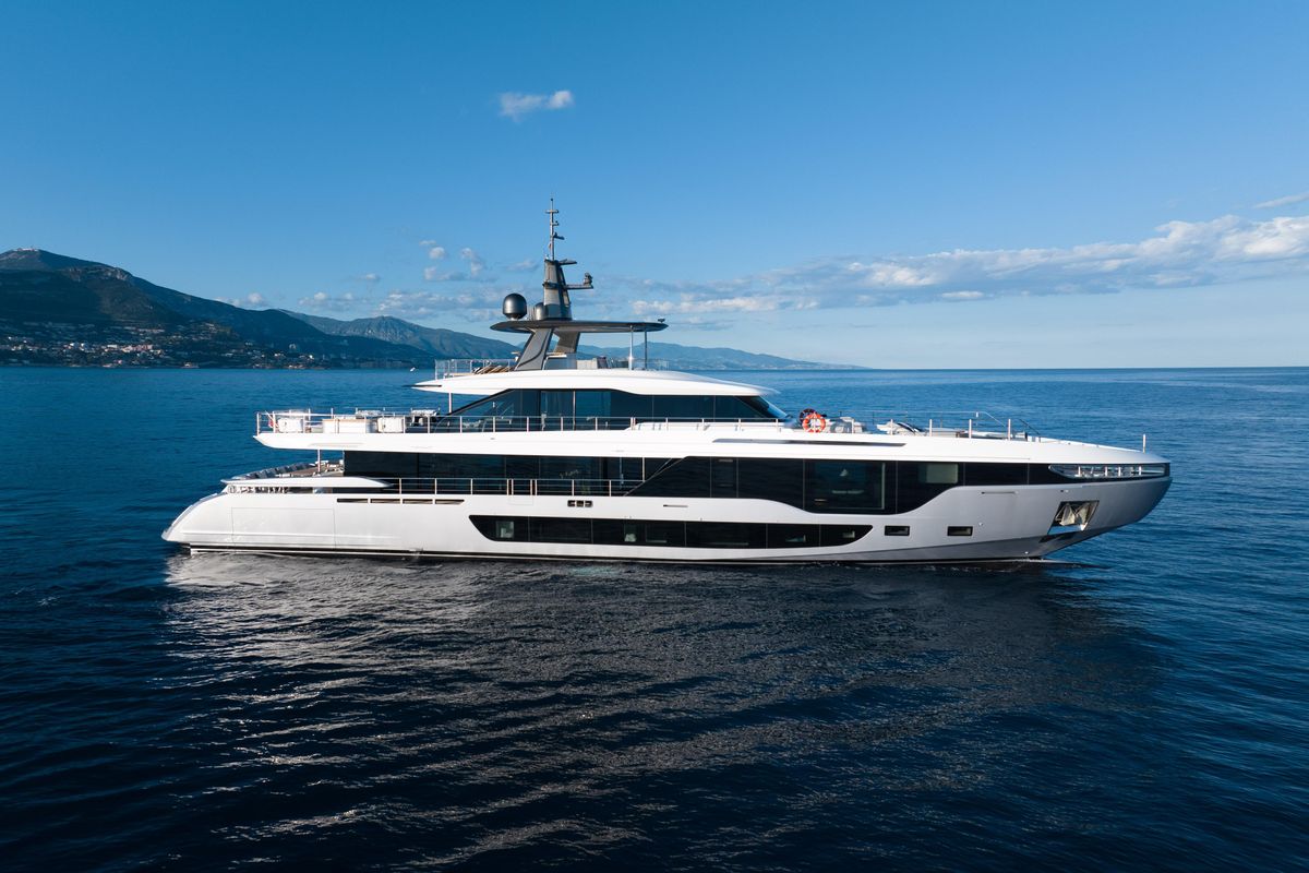 2022 Azimut 118 