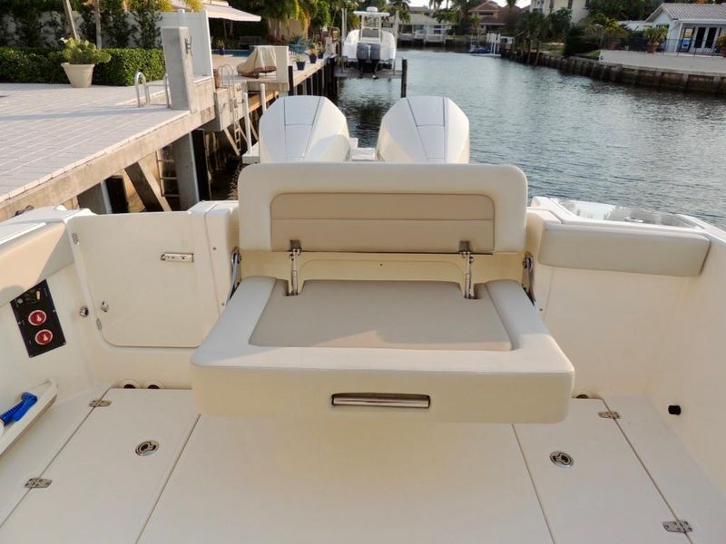 2021 Boston Whaler 280 Vantage