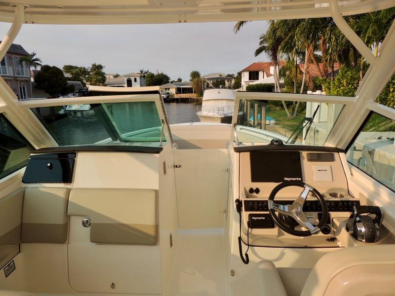 2021 Boston Whaler 280 Vantage