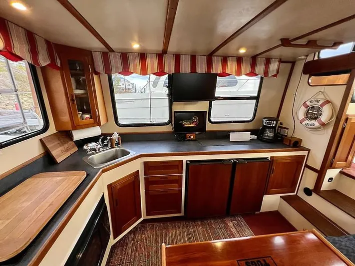 Sea Duck II Yacht Photos Pics 