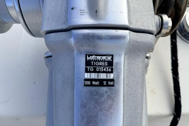 Nomad Yacht Photos Pics Lofrans Tigres windlass on a 2000 Nordic Tug 37, 1200 Watt, 12 Volt.