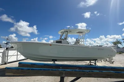 Edgewater 325 CC