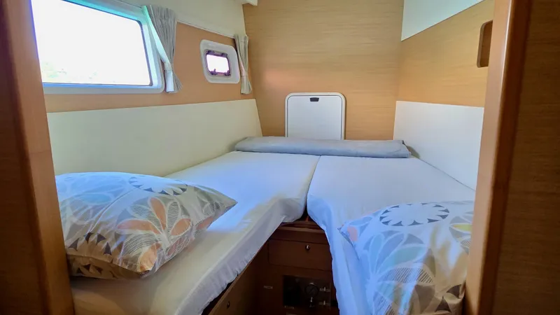 Alytes Yacht Photos Pics 