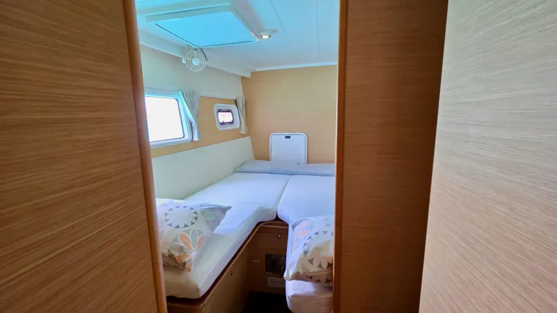 Alytes Yacht Photos Pics 