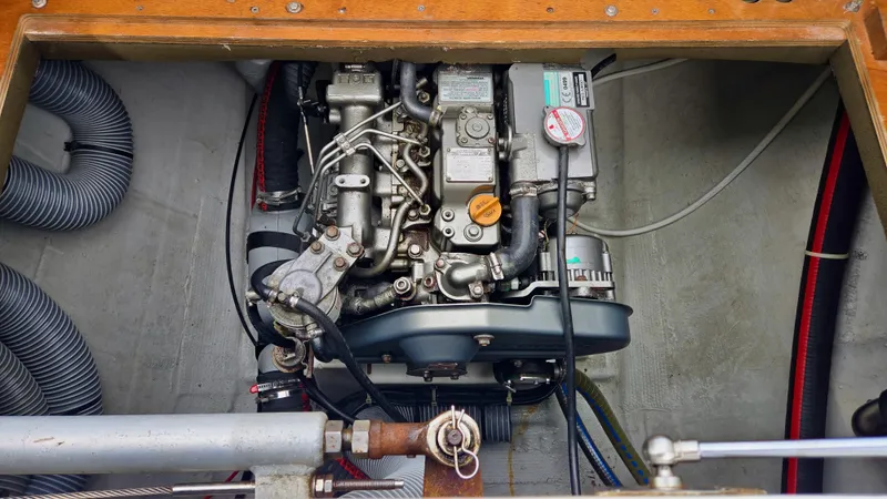 Alytes Yacht Photos Pics 